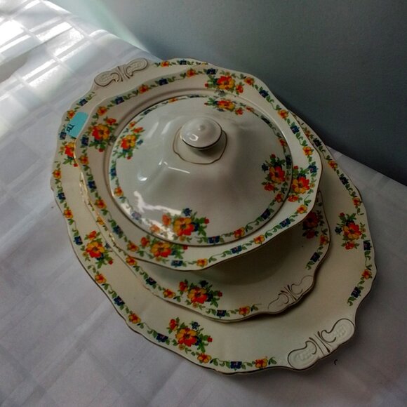 Alfred Meakin Vintage 1940'sVeg server& platters - Picture 1 of 7
